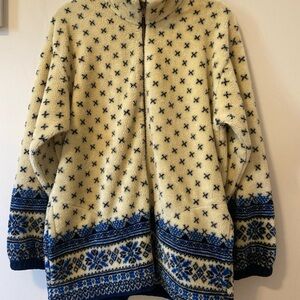 Marshlands Canada Vintage Cream and Blue Outdoor Jacket